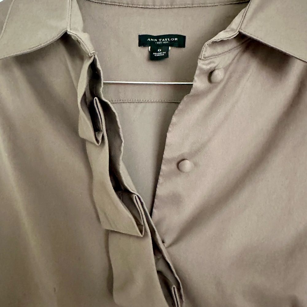 Ann Taylor Taupe Sleeveless Shirt Dress Pockets Workwear Size 0 - Picture 2 of 5